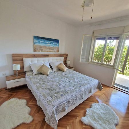 Apartments By The Sea Seget Donji, Trogir - 2029 Exterior foto