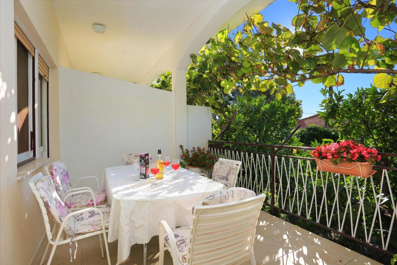 Apartments By The Sea Seget Donji, Trogir - 2029 Exterior foto